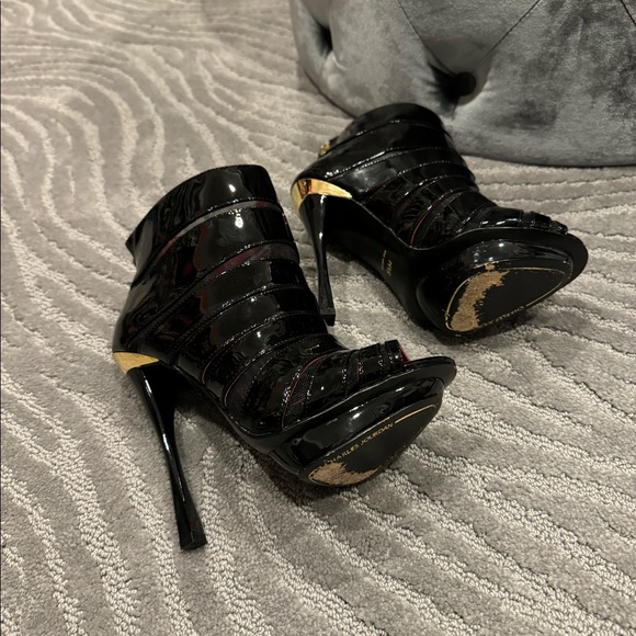 Charles Jourdan heeled booties. Size 5.5. Black. Worn once - Picture 3 of 3